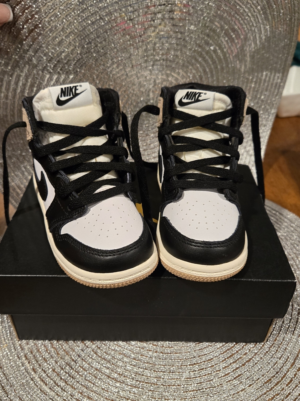 Jordan 1 Retro High OG (TD) Shoe Box - Black with Gold Logo